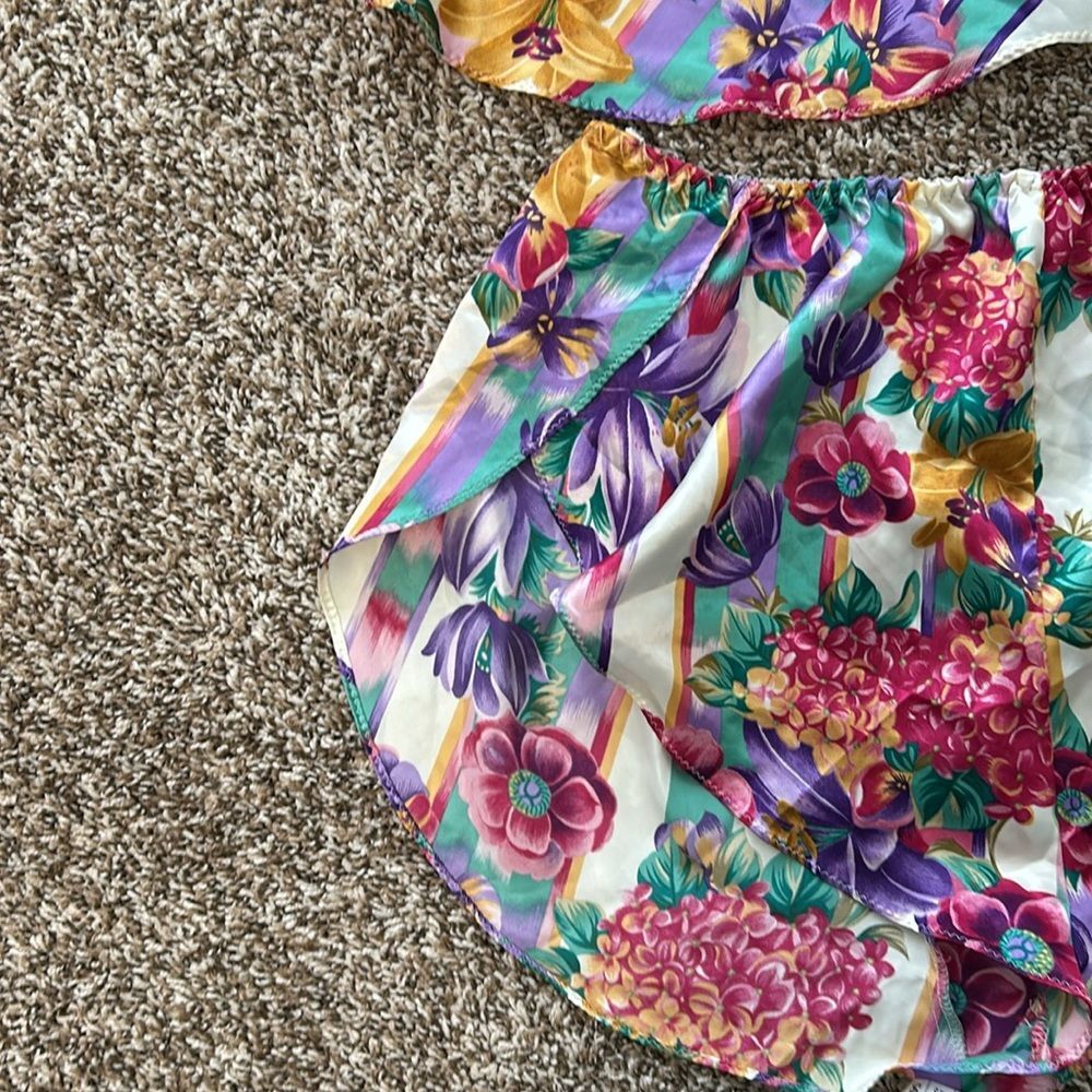 Vintage California Dynasty 2 Piece Sleeveless Short Floral Pajama Set - Picture 14 of 14